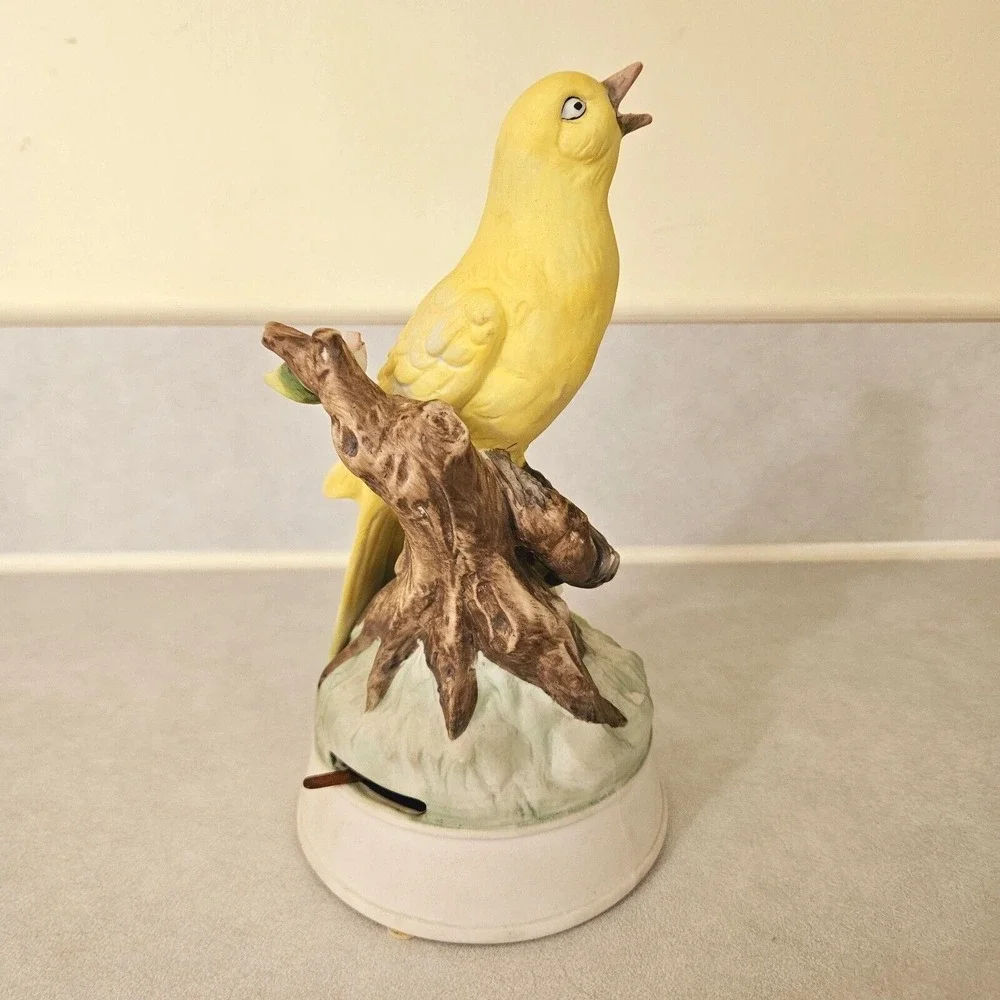 N/A vintage canary